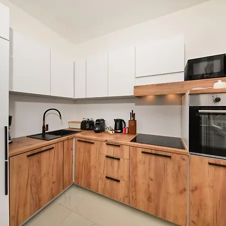 Luxury Nella With Seaview Lägenhet *