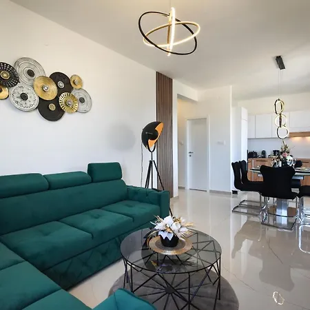 Апартаменти Luxury Nella With Seaview Задар