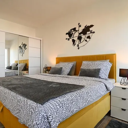 Luxury Nella With Seaview Апартаменти *